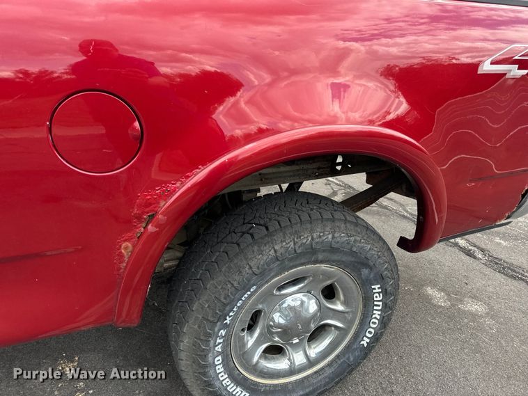 image for item EH7035 2003 Ford F150 Lariat SuperCab pickup truck