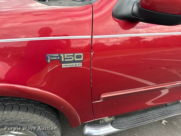 image for item EH7035 2003 Ford F150 Lariat SuperCab pickup truck