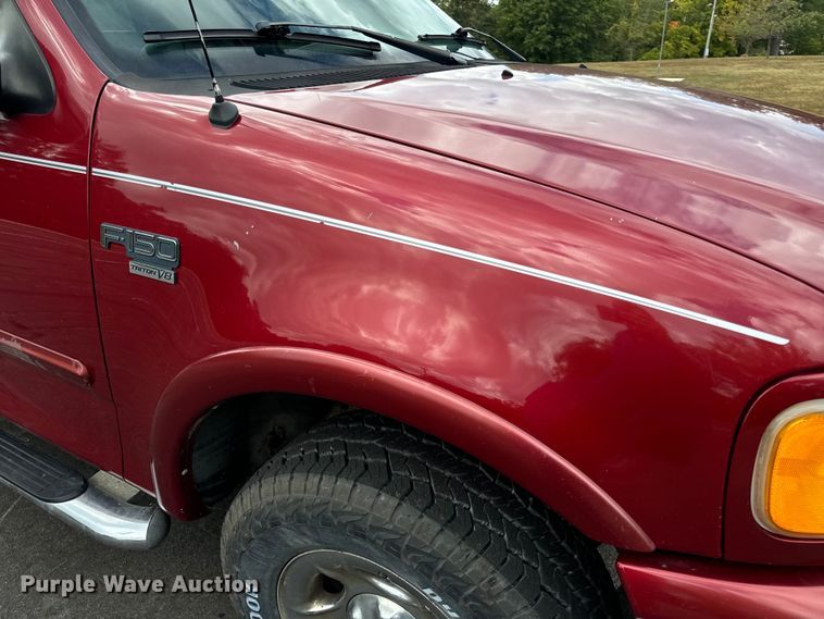 image for item EH7035 2003 Ford F150 Lariat SuperCab pickup truck