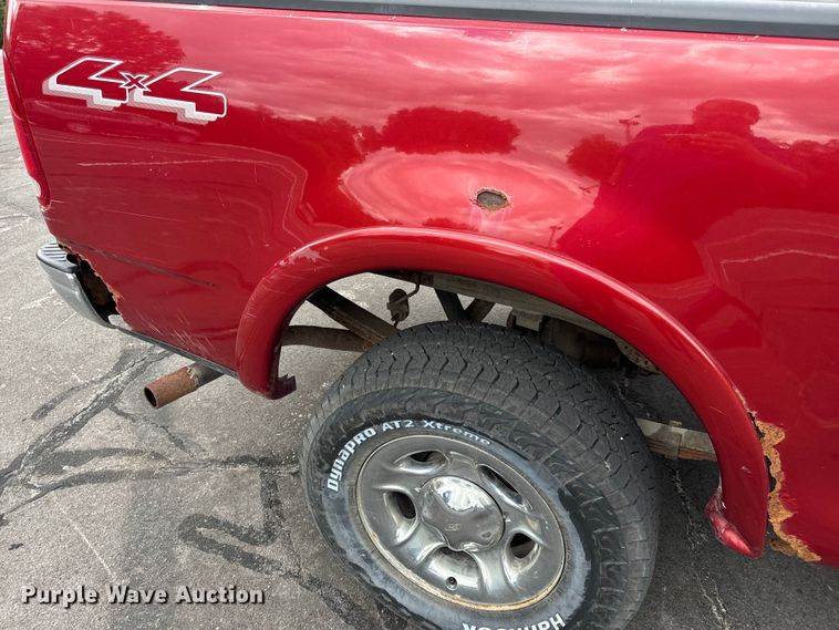 image for item EH7035 2003 Ford F150 Lariat SuperCab pickup truck