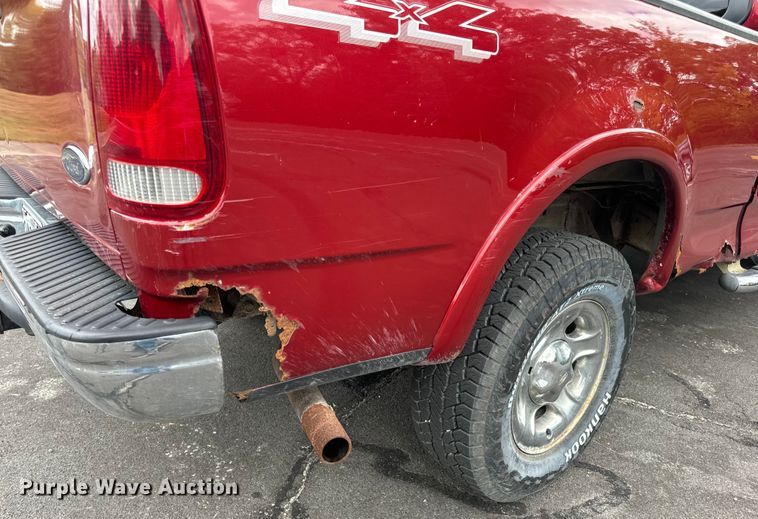 image for item EH7035 2003 Ford F150 Lariat SuperCab pickup truck