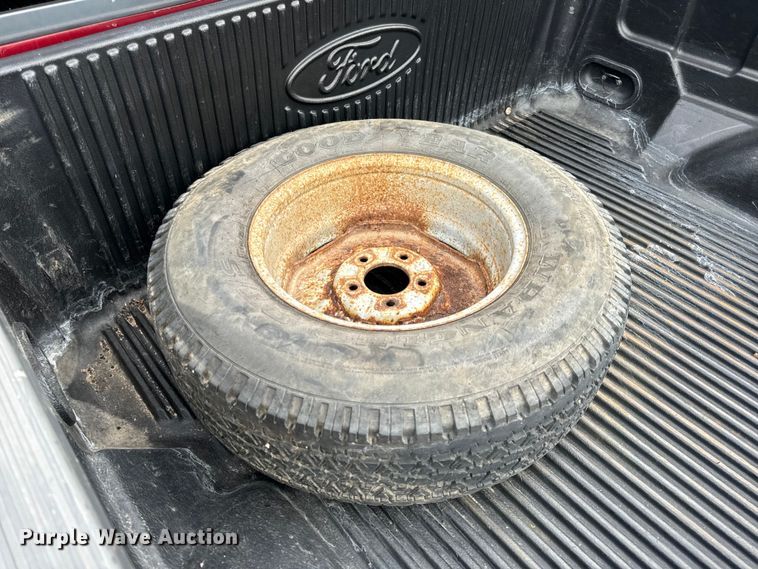 image for item EH7035 2003 Ford F150 Lariat SuperCab pickup truck