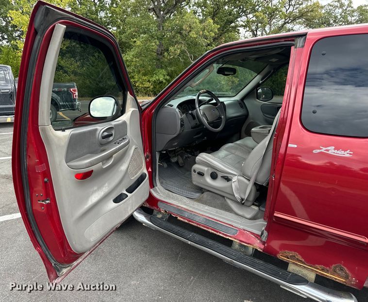 image for item EH7035 2003 Ford F150 Lariat SuperCab pickup truck