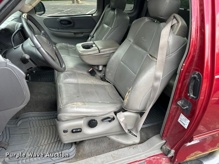 image for item EH7035 2003 Ford F150 Lariat SuperCab pickup truck