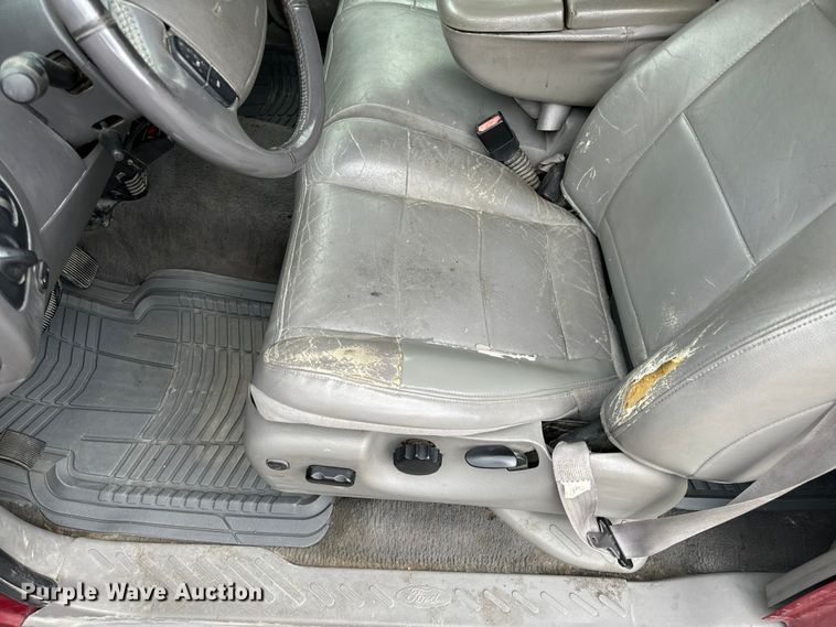 image for item EH7035 2003 Ford F150 Lariat SuperCab pickup truck