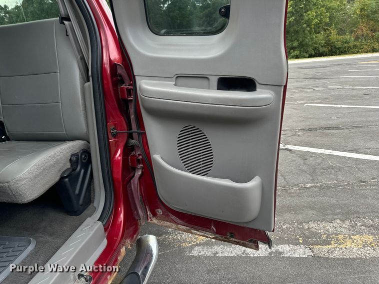 image for item EH7035 2003 Ford F150 Lariat SuperCab pickup truck