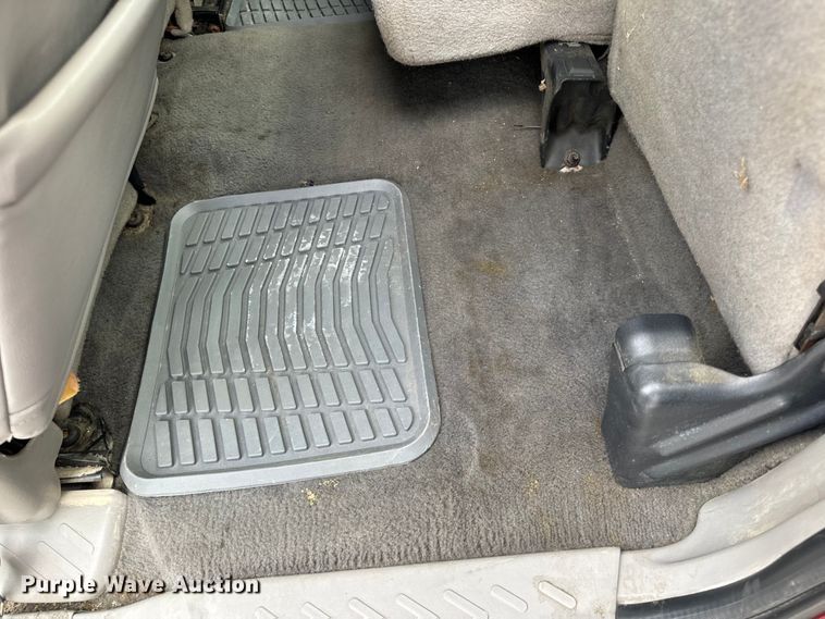 image for item EH7035 2003 Ford F150 Lariat SuperCab pickup truck