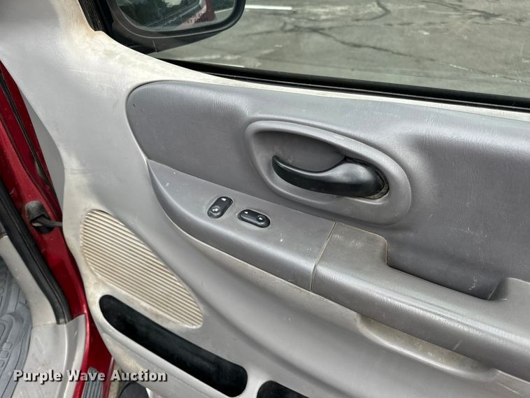 image for item EH7035 2003 Ford F150 Lariat SuperCab pickup truck