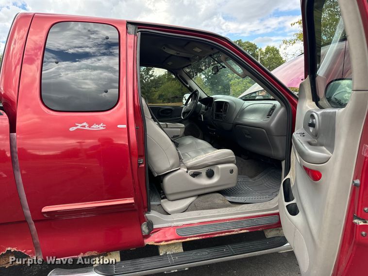 image for item EH7035 2003 Ford F150 Lariat SuperCab pickup truck