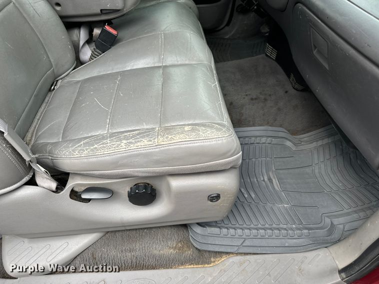 image for item EH7035 2003 Ford F150 Lariat SuperCab pickup truck