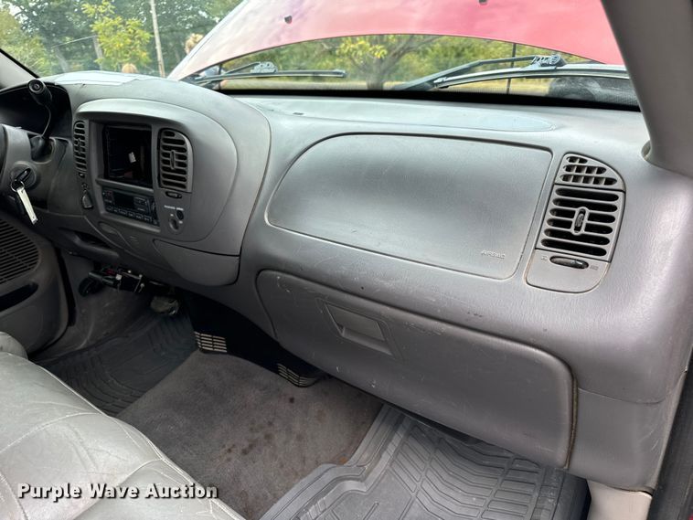 image for item EH7035 2003 Ford F150 Lariat SuperCab pickup truck