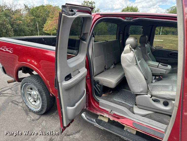 image for item EH7035 2003 Ford F150 Lariat SuperCab pickup truck