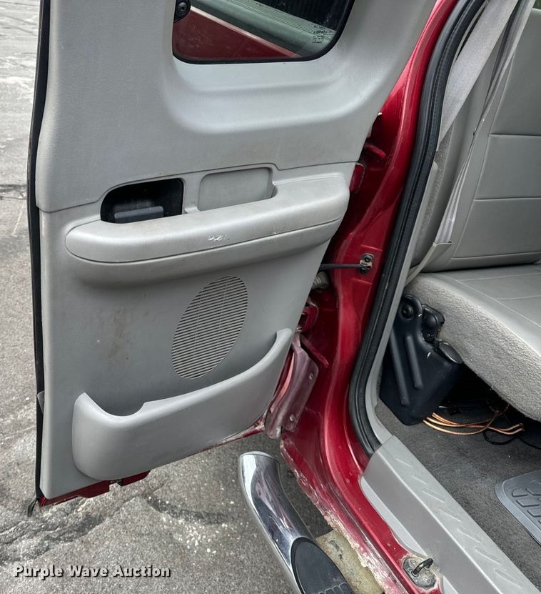 image for item EH7035 2003 Ford F150 Lariat SuperCab pickup truck