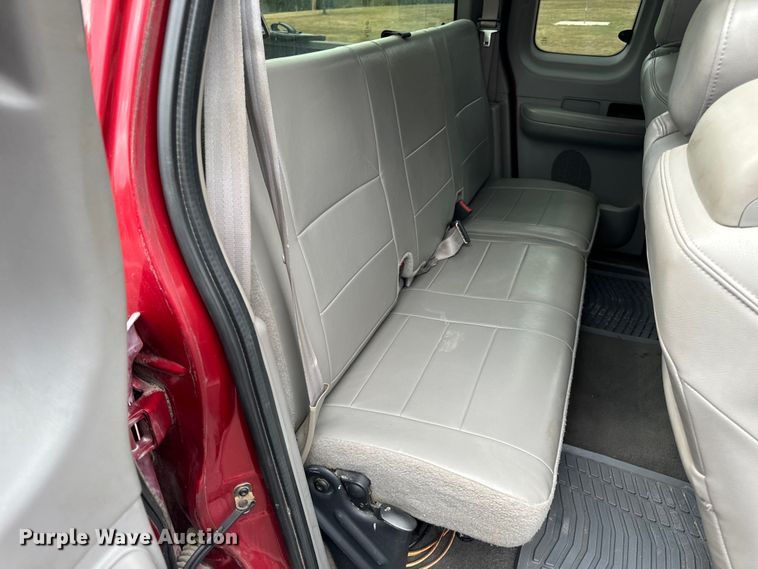 image for item EH7035 2003 Ford F150 Lariat SuperCab pickup truck