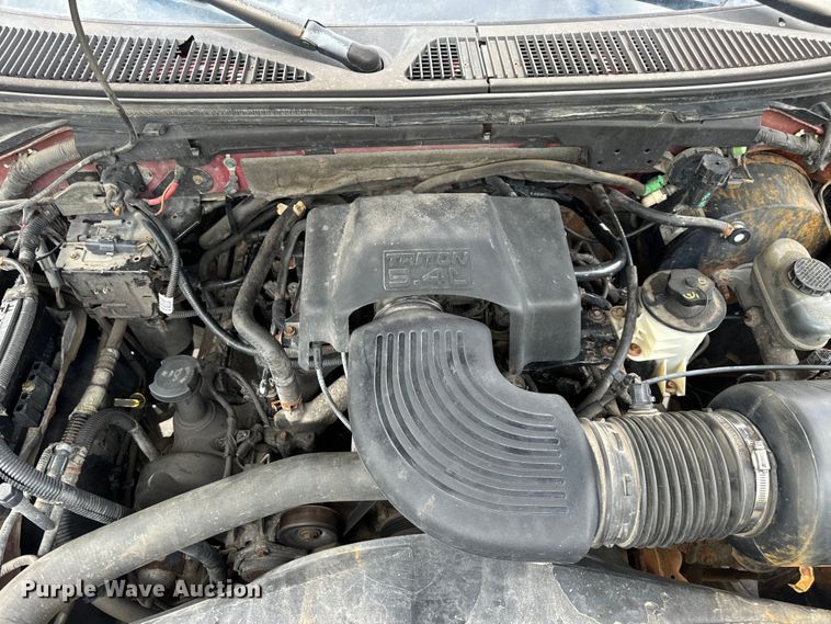 image for item EH7035 2003 Ford F150 Lariat SuperCab pickup truck