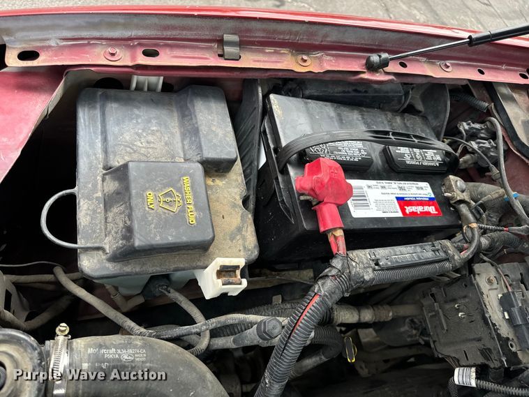 image for item EH7035 2003 Ford F150 Lariat SuperCab pickup truck