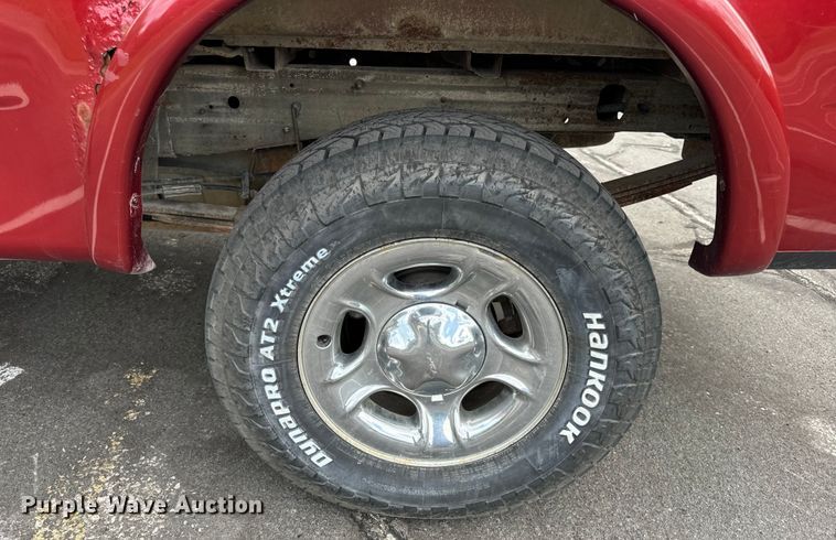 image for item EH7035 2003 Ford F150 Lariat SuperCab pickup truck