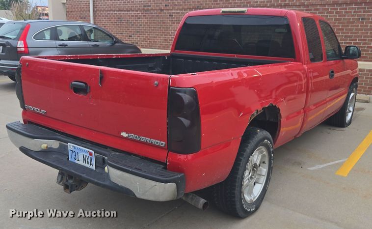 image for item EI4043 2005 Chevrolet  Silverado 1500 Ext. Cab pickup truck