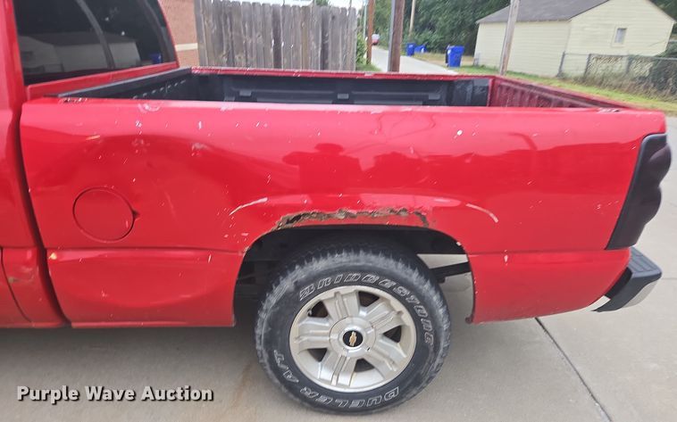 image for item EI4043 2005 Chevrolet  Silverado 1500 Ext. Cab pickup truck