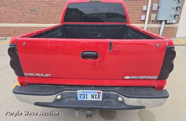 image for item EI4043 2005 Chevrolet  Silverado 1500 Ext. Cab pickup truck