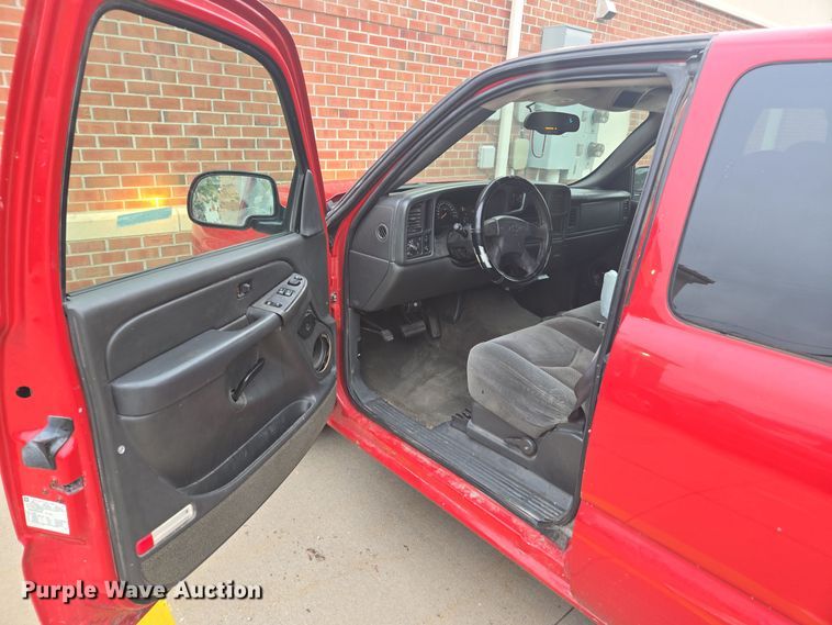 image for item EI4043 2005 Chevrolet  Silverado 1500 Ext. Cab pickup truck