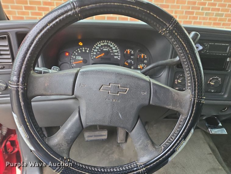 image for item EI4043 2005 Chevrolet  Silverado 1500 Ext. Cab pickup truck