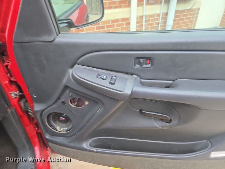 image for item EI4043 2005 Chevrolet  Silverado 1500 Ext. Cab pickup truck