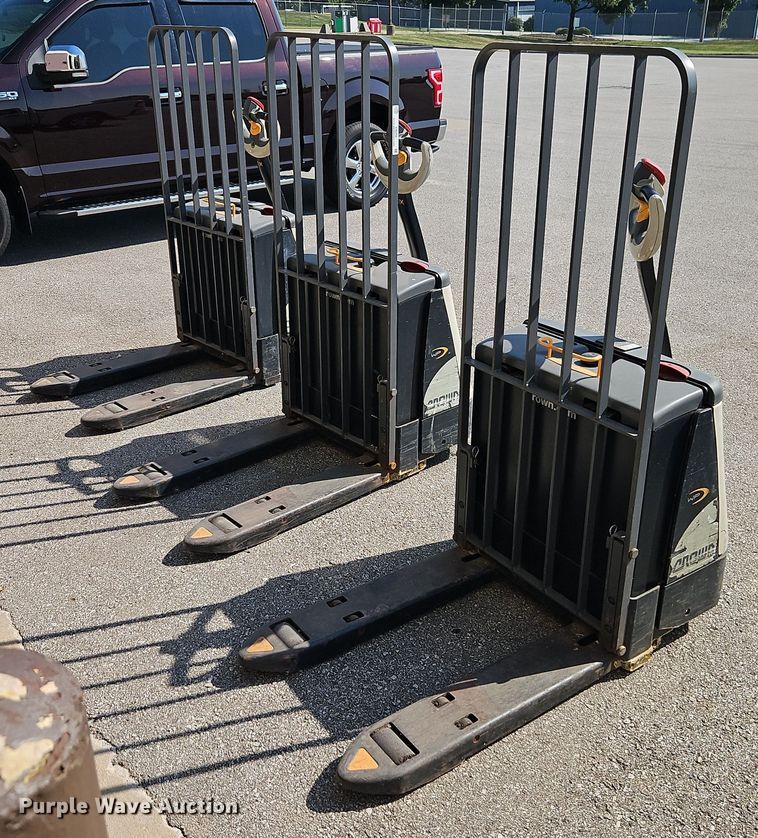 image for item EI8266 (3) Crown WP3035-45 pallet jacks