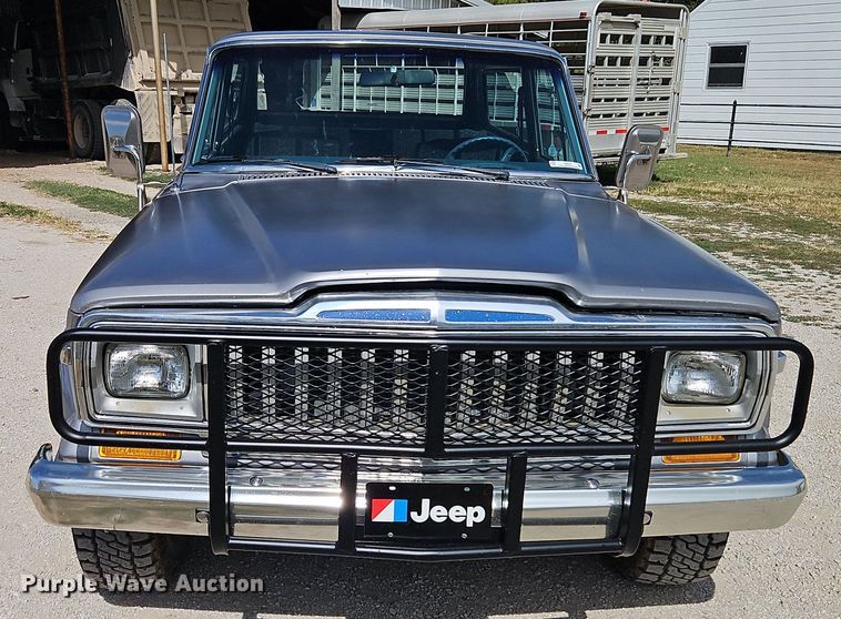 image for item EI8375 1982 Jeep Cherokee  SUV