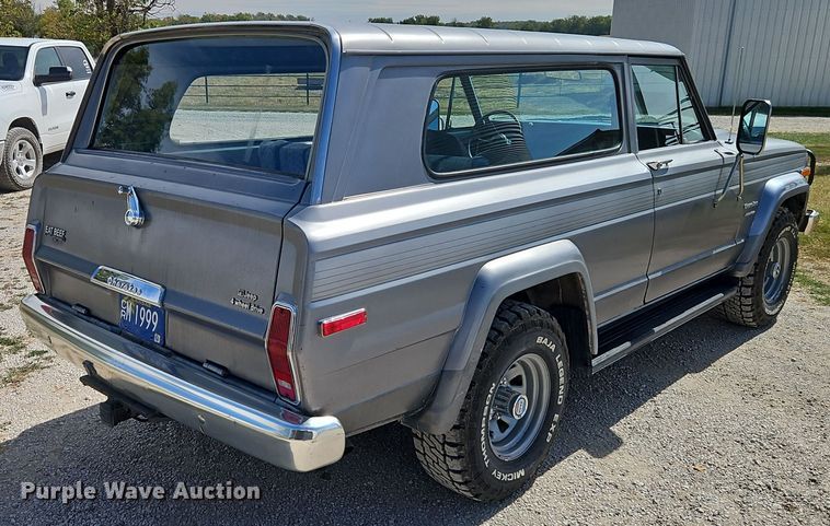 image for item EI8375 1982 Jeep Cherokee  SUV