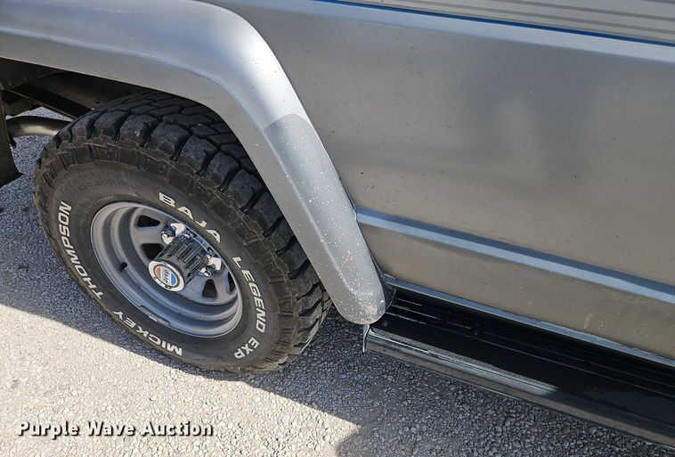 image for item EI8375 1982 Jeep Cherokee  SUV