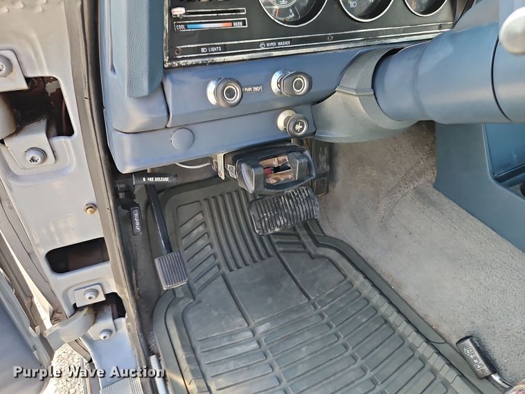 image for item EI8375 1982 Jeep Cherokee  SUV