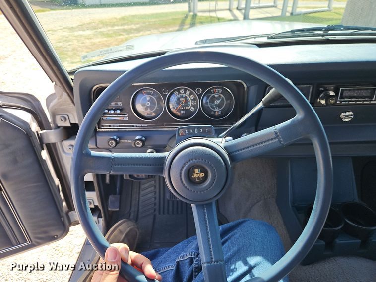 image for item EI8375 1982 Jeep Cherokee  SUV