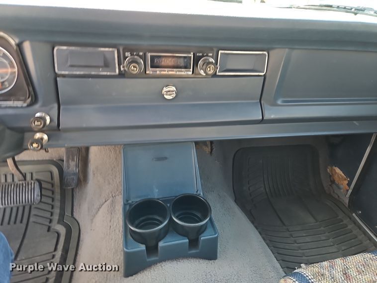 image for item EI8375 1982 Jeep Cherokee  SUV