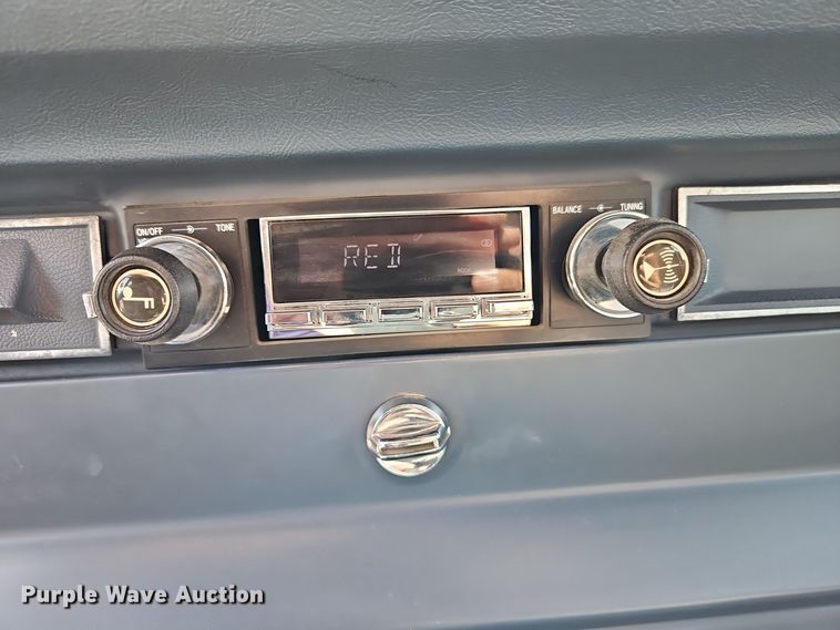 image for item EI8375 1982 Jeep Cherokee  SUV