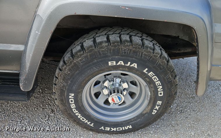 image for item EI8375 1982 Jeep Cherokee  SUV