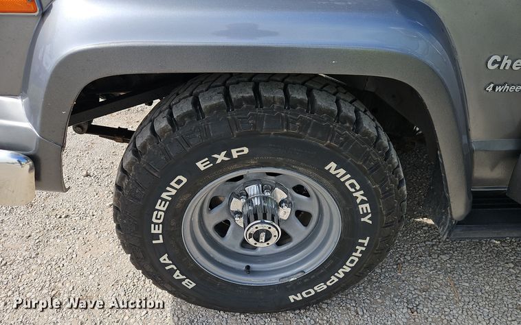 image for item EI8375 1982 Jeep Cherokee  SUV