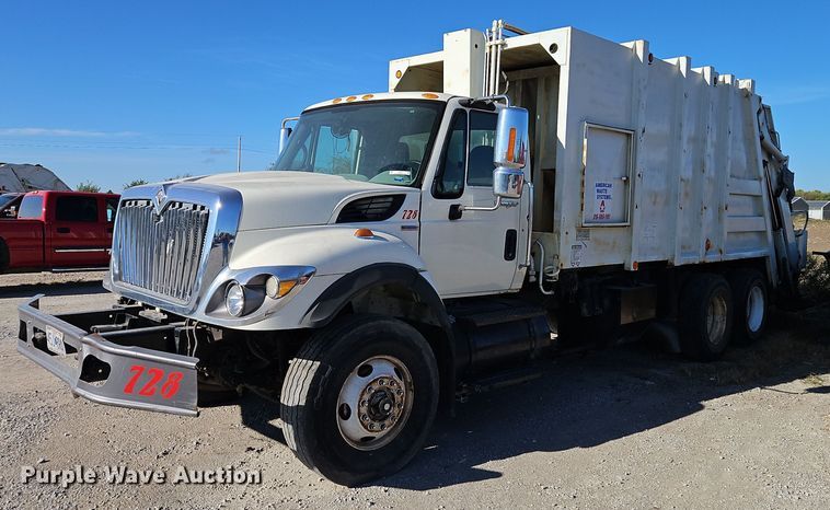 image for item EI8377 2008 International  7400 refuse truck
