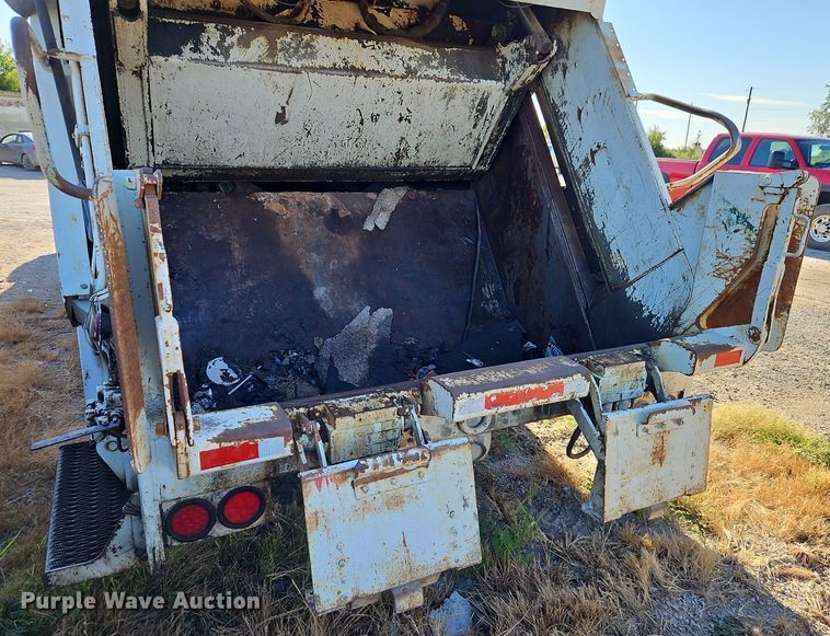 image for item EI8377 2008 International  7400 refuse truck