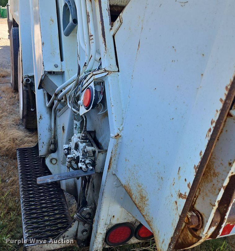 image for item EI8377 2008 International  7400 refuse truck