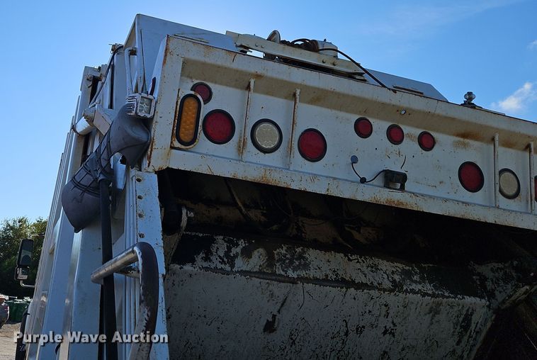 image for item EI8377 2008 International  7400 refuse truck