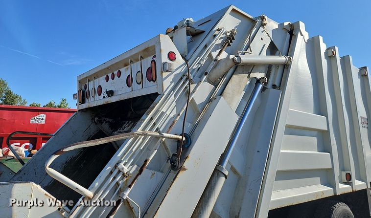 image for item EI8377 2008 International  7400 refuse truck