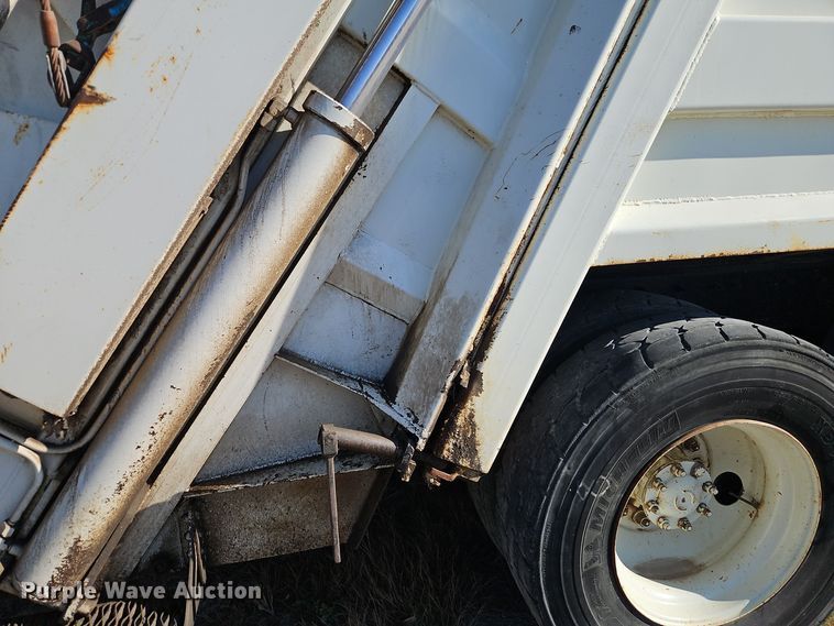 image for item EI8377 2008 International  7400 refuse truck