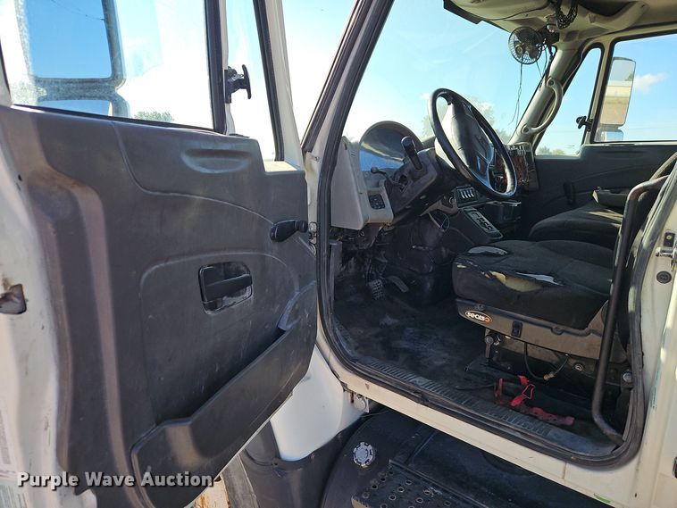 image for item EI8377 2008 International  7400 refuse truck