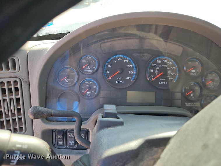 image for item EI8377 2008 International  7400 refuse truck