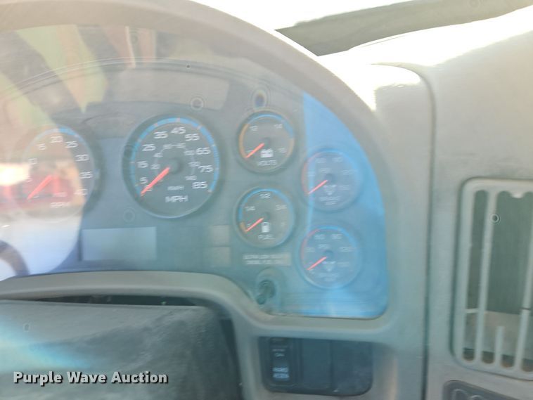 image for item EI8377 2008 International  7400 refuse truck