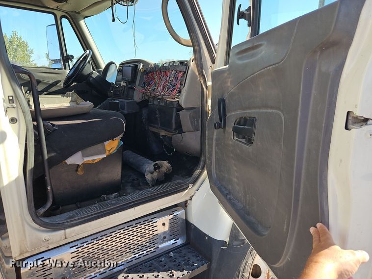 image for item EI8377 2008 International  7400 refuse truck