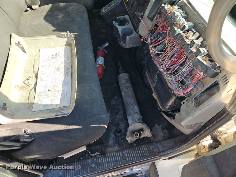 image for item EI8377 2008 International  7400 refuse truck