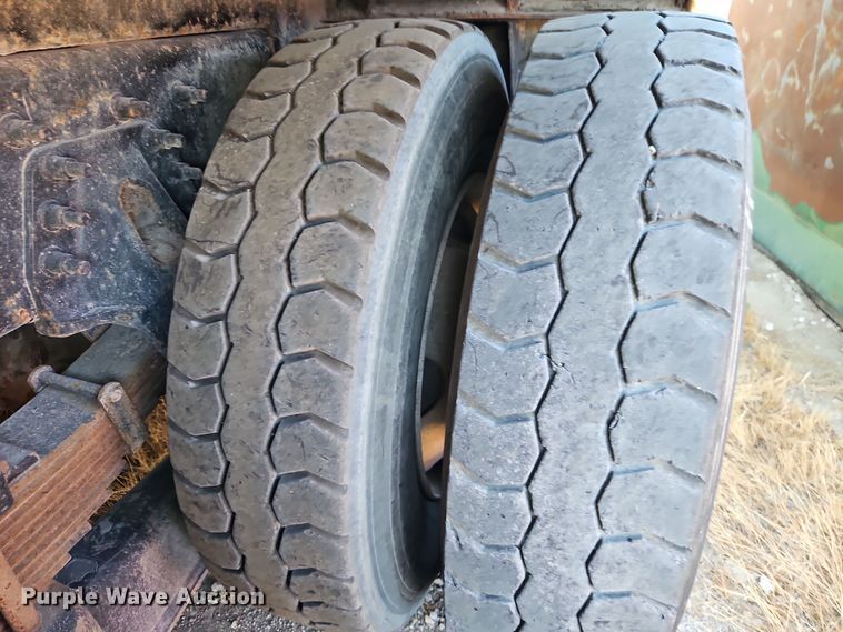 image for item EI8377 2008 International  7400 refuse truck