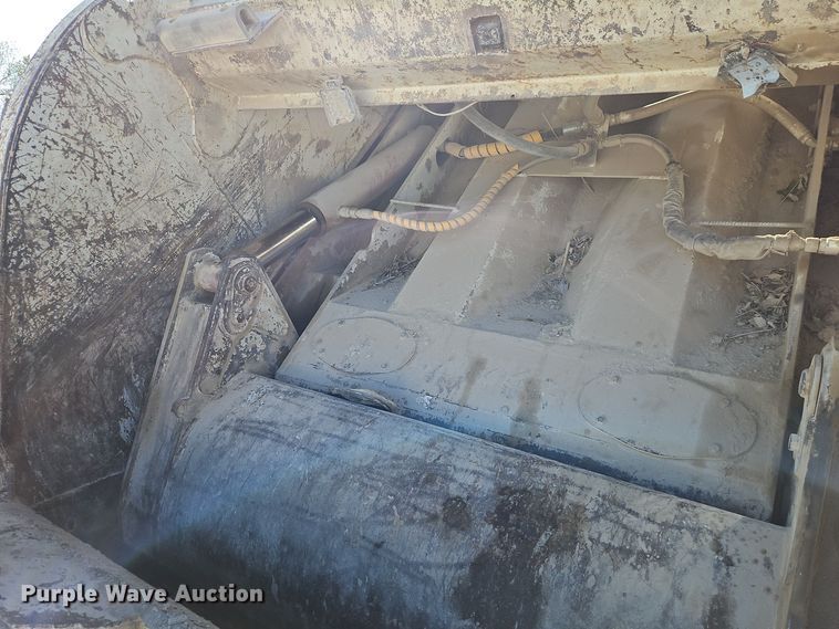 image for item EI8378 2013 Freightliner  M2 refuse truck